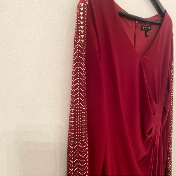 GUESS - Picture 4 of 8